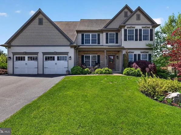 141 Vista Dr, Hummelstown, PA 17036