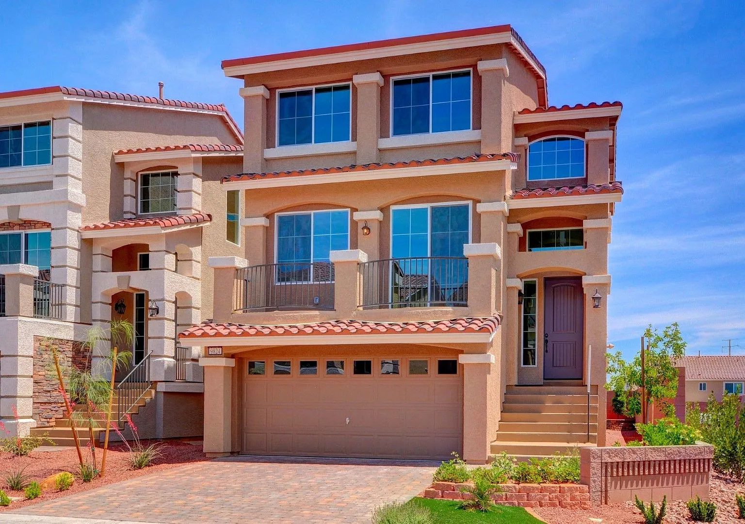 HUGE 3 Story, 5 Bedroom Home in the Southwest! — Photo 1