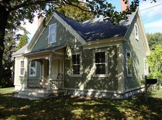 42 Elm St, Topsham, ME 04086