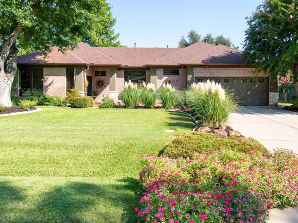 2518 Evinrude Dr, Grapevine, TX 76051