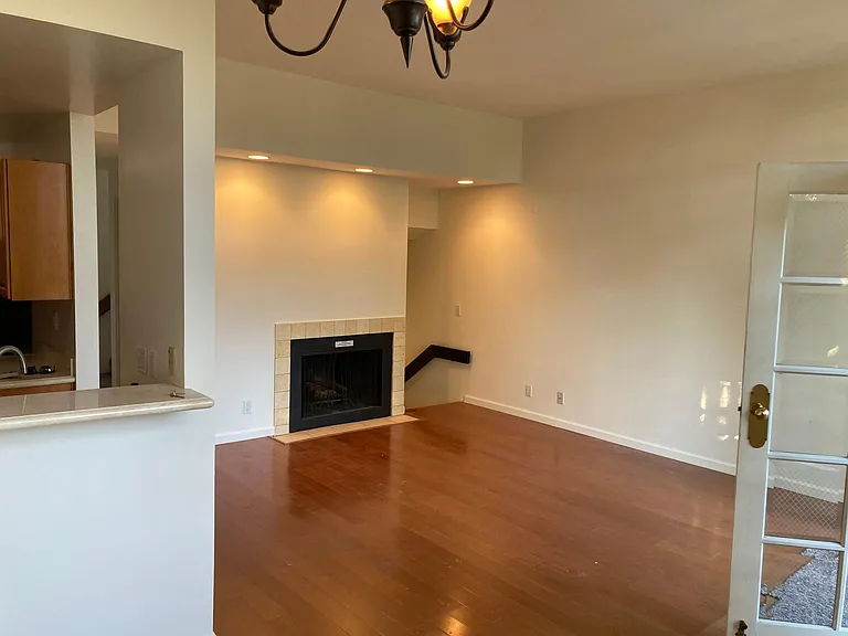 484 E California Blvd #43 — Photo 3