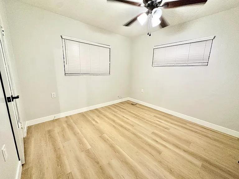 735 W Coolidge St #F — Photo 7