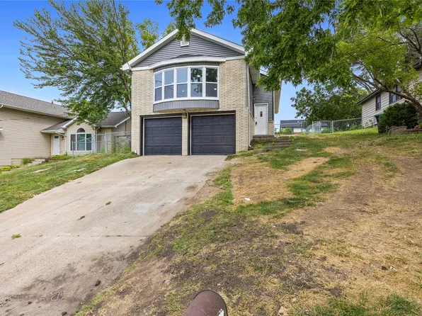 2652 Boyd St, Des Moines, IA 50317
