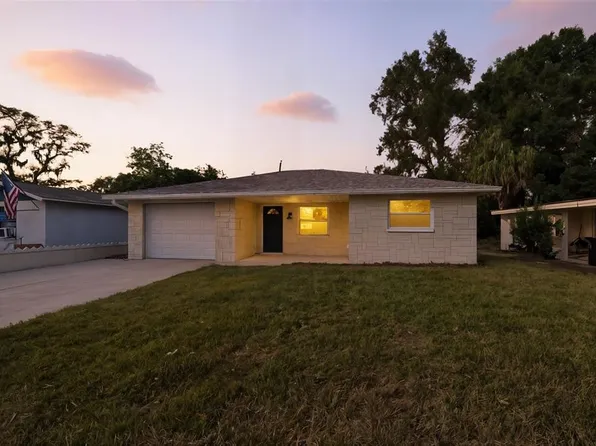5749 Pine St, New Port Richey, FL 34652