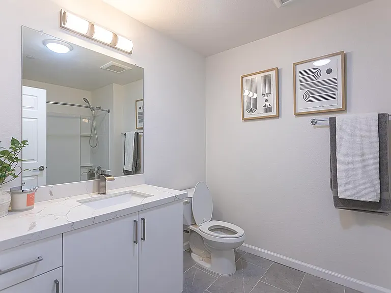 Orchard Park Apartment — Photo 6
