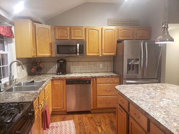 3rd image of 4119 Wildwood Dr