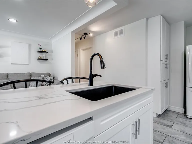 1342 Marlborough Blvd — Photo 9