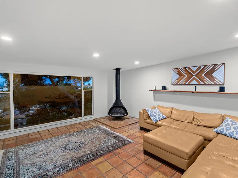 821 Vanderbilt Pl — Photo 12