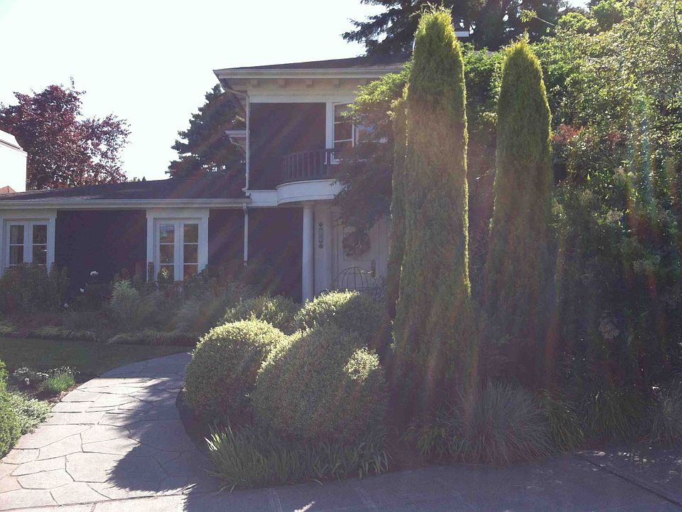2nd image of 3906 NE Surber Dr