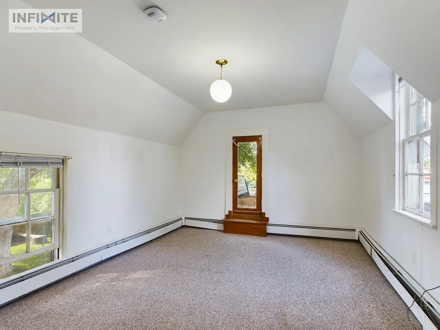 3 bedroom - Water, Sewer, Gas and Electric Paid by Owner — Photo 2