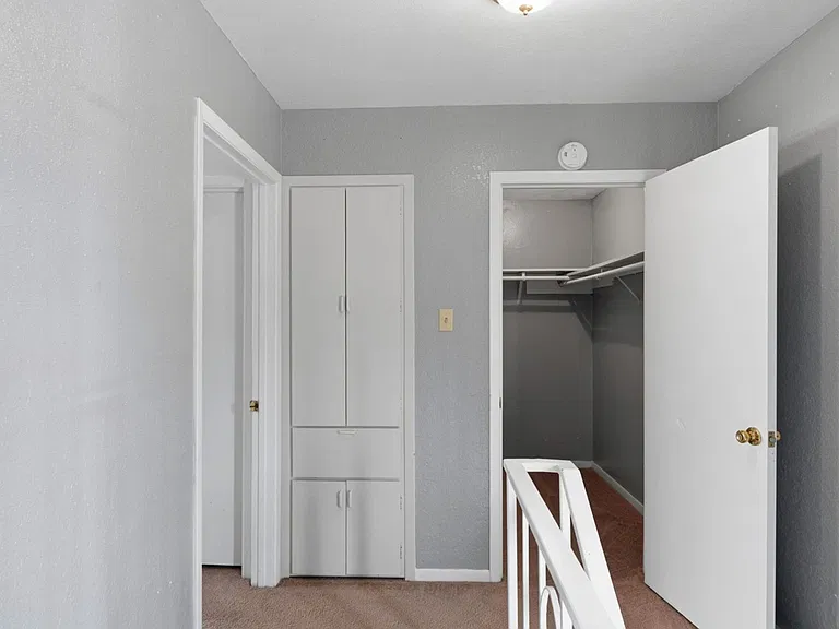 100 Royal Way Dr #17C — Photo 25