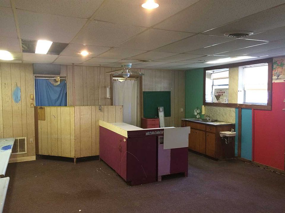 2nd image of 815 E Water St