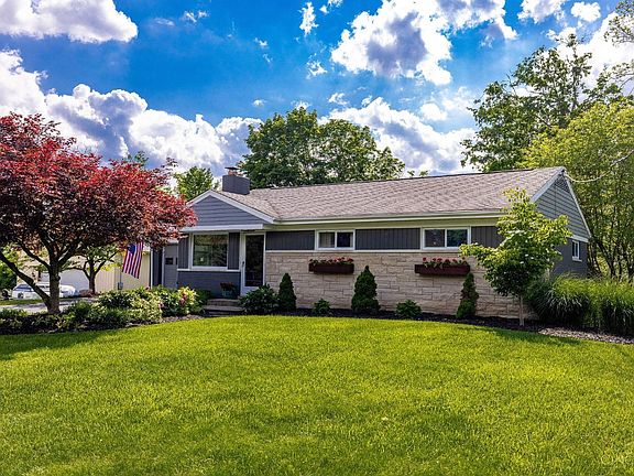 2nd image of 5495 Betty Ln