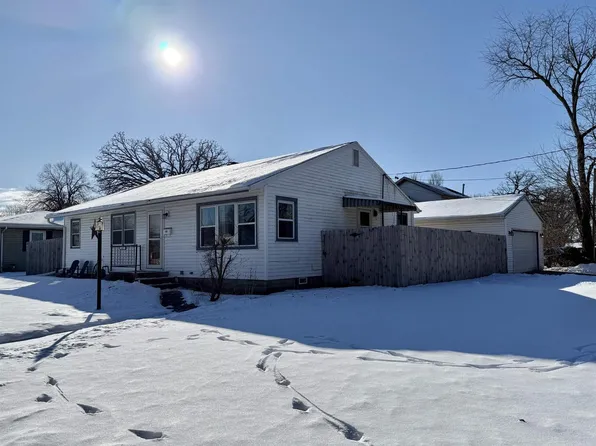 1027 Thomas Street, Janesville, WI 53545
