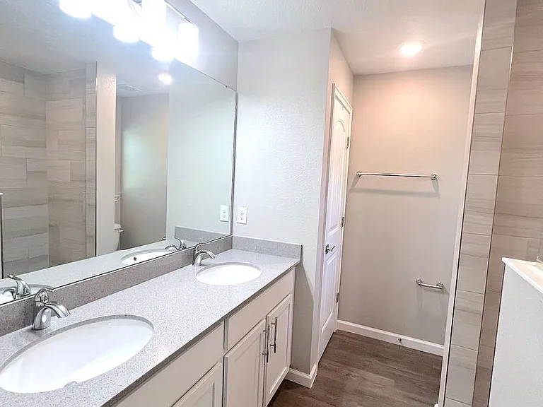 32 Postman Ln — Photo 19