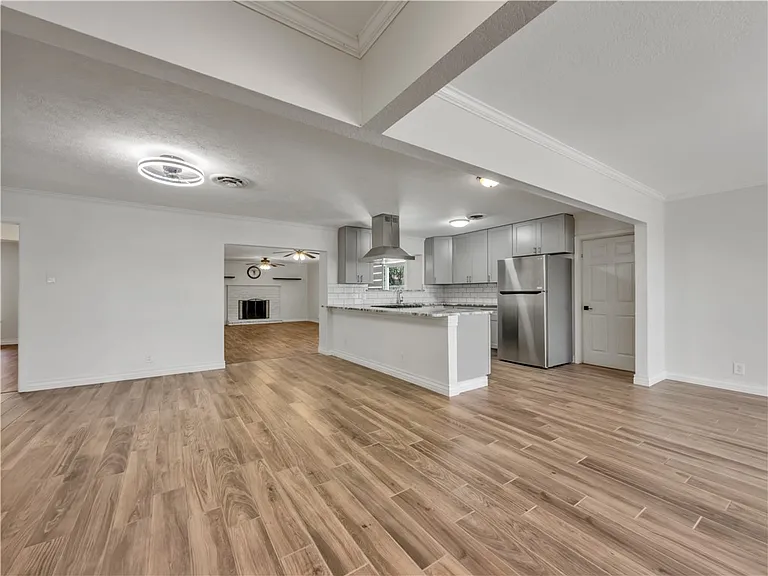 853 Belmeade Dr — Photo 4