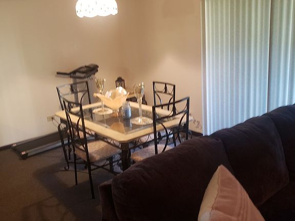 3rd image of 10360 S Parkside Ave
