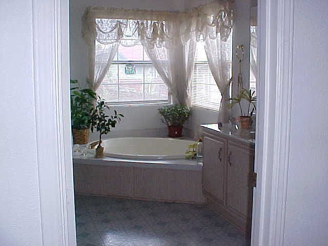 2nd image of 905 W Chatham Dr