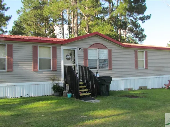 325 LAKEVIEW Drive, Metter, GA 30439