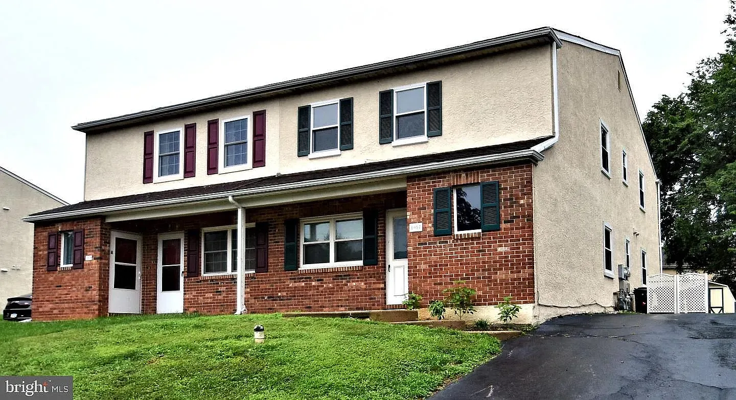 2 bed, 1012 sqft, $1,850 — Photo 2