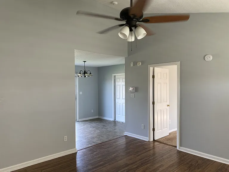 105 Foxtrail Dr — Photo 5