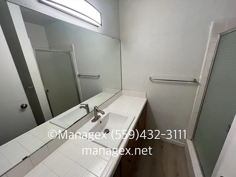 6035 N College Ave #B — Photo 11
