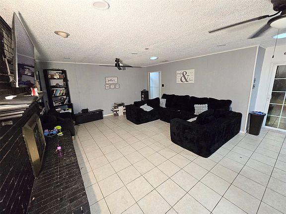 5th image of 113 S Valley St