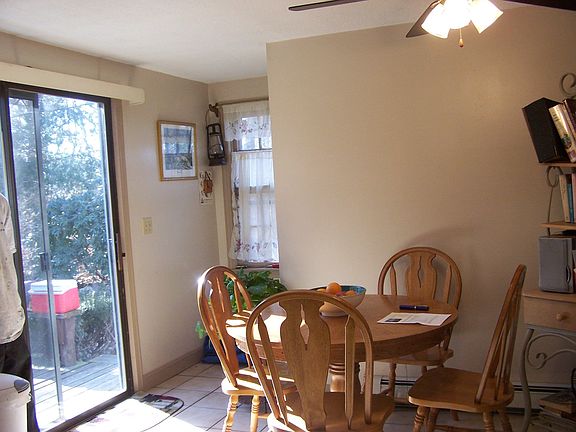 large eat in kitchen