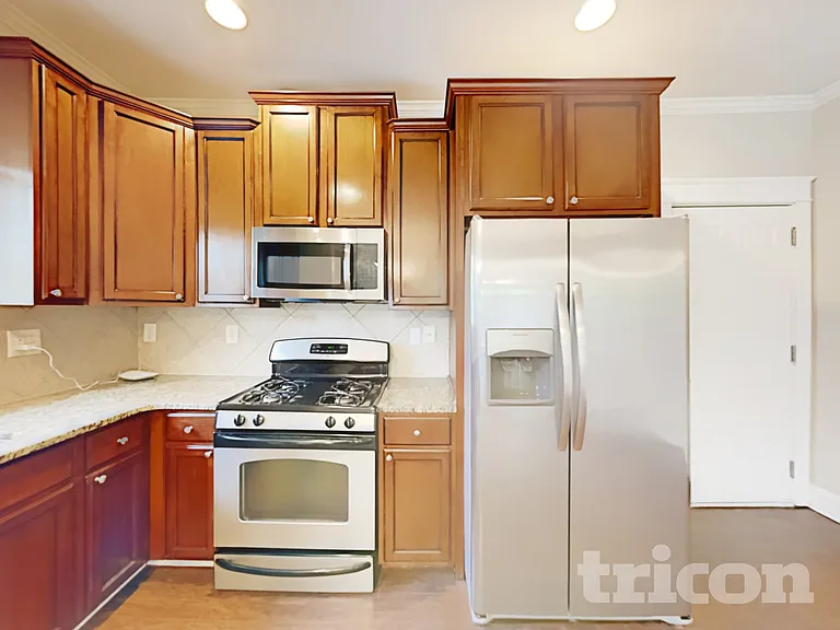 2435 Center Pointe Cir SW — Photo 8