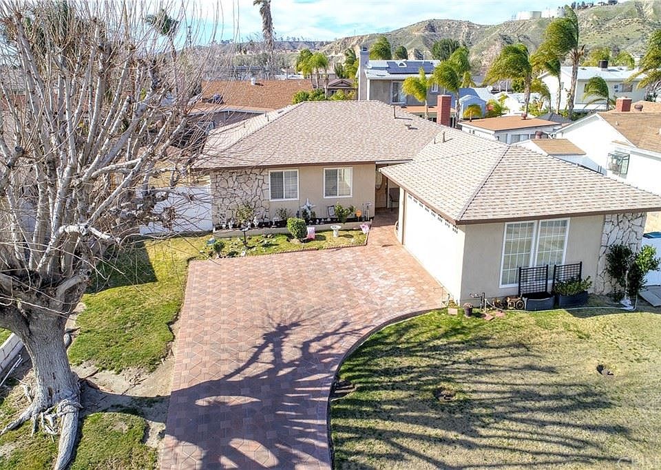 1st image of 27227 Lancebrook Dr