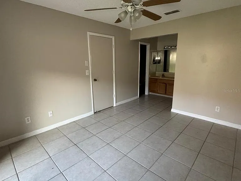 2416 SE Garden Ter #203 — Photo 7