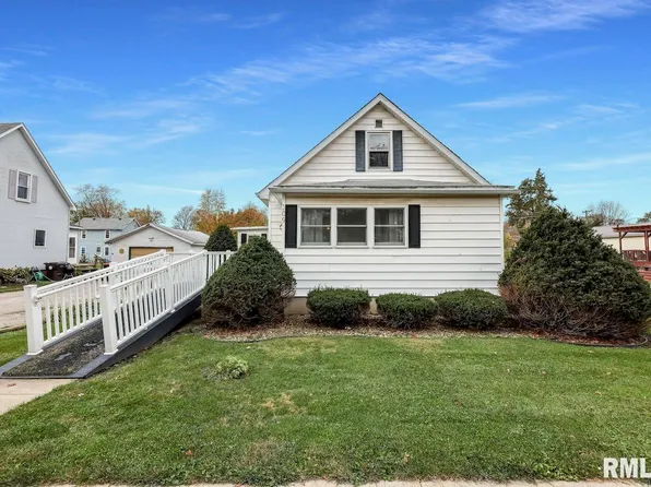 109 N Maple St, Toluca, IL 61369