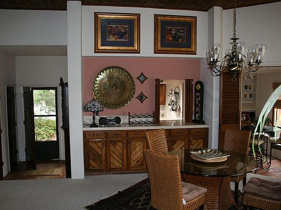 Dining area, entry, 