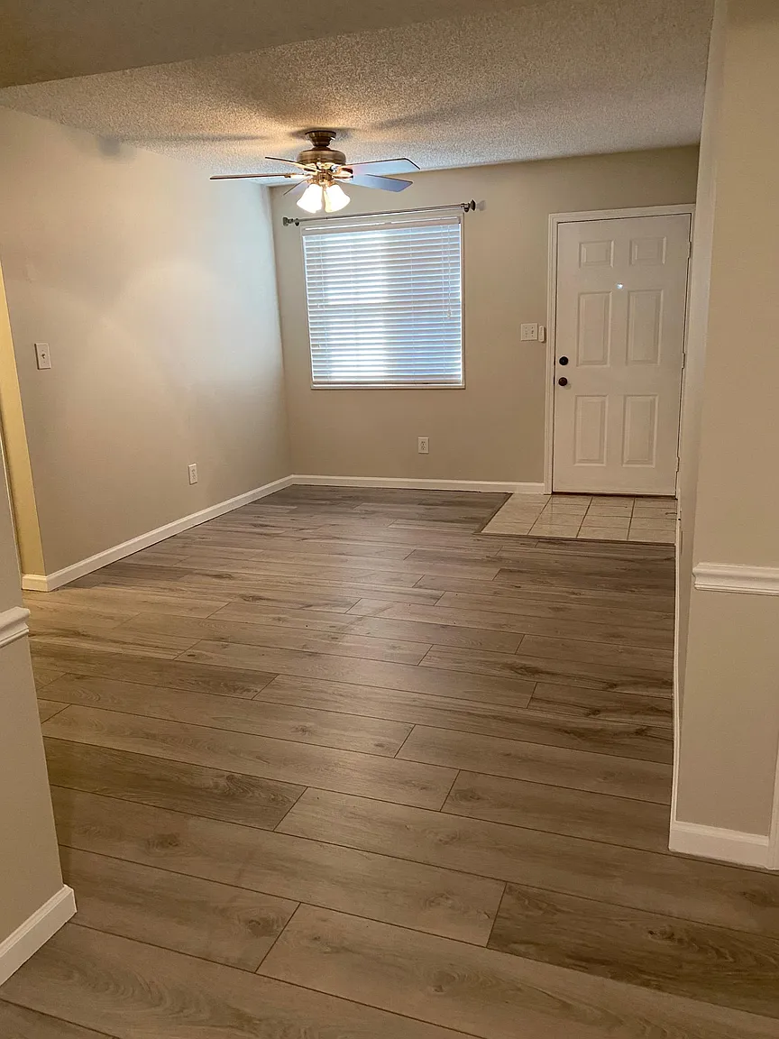 1420 Oriole Pl photo 1