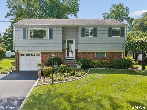 21 Sussex Place, Stamford, CT 06905