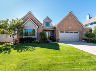 621 Cherry St, Sugar Grove, IL 60554