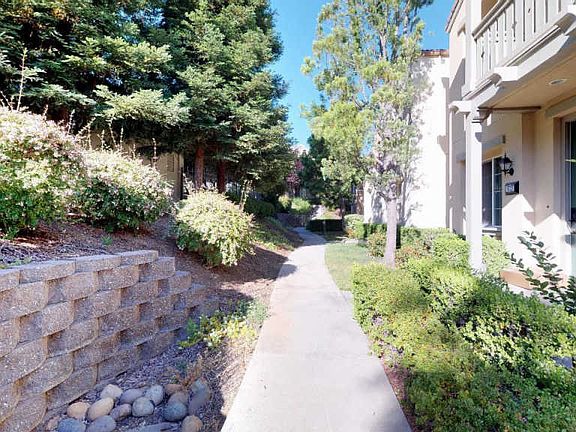 3rd image of 3721 Evangelho Cir