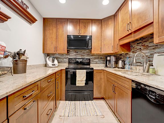 3rd image of 1101 S Hunt Club Dr APT 102