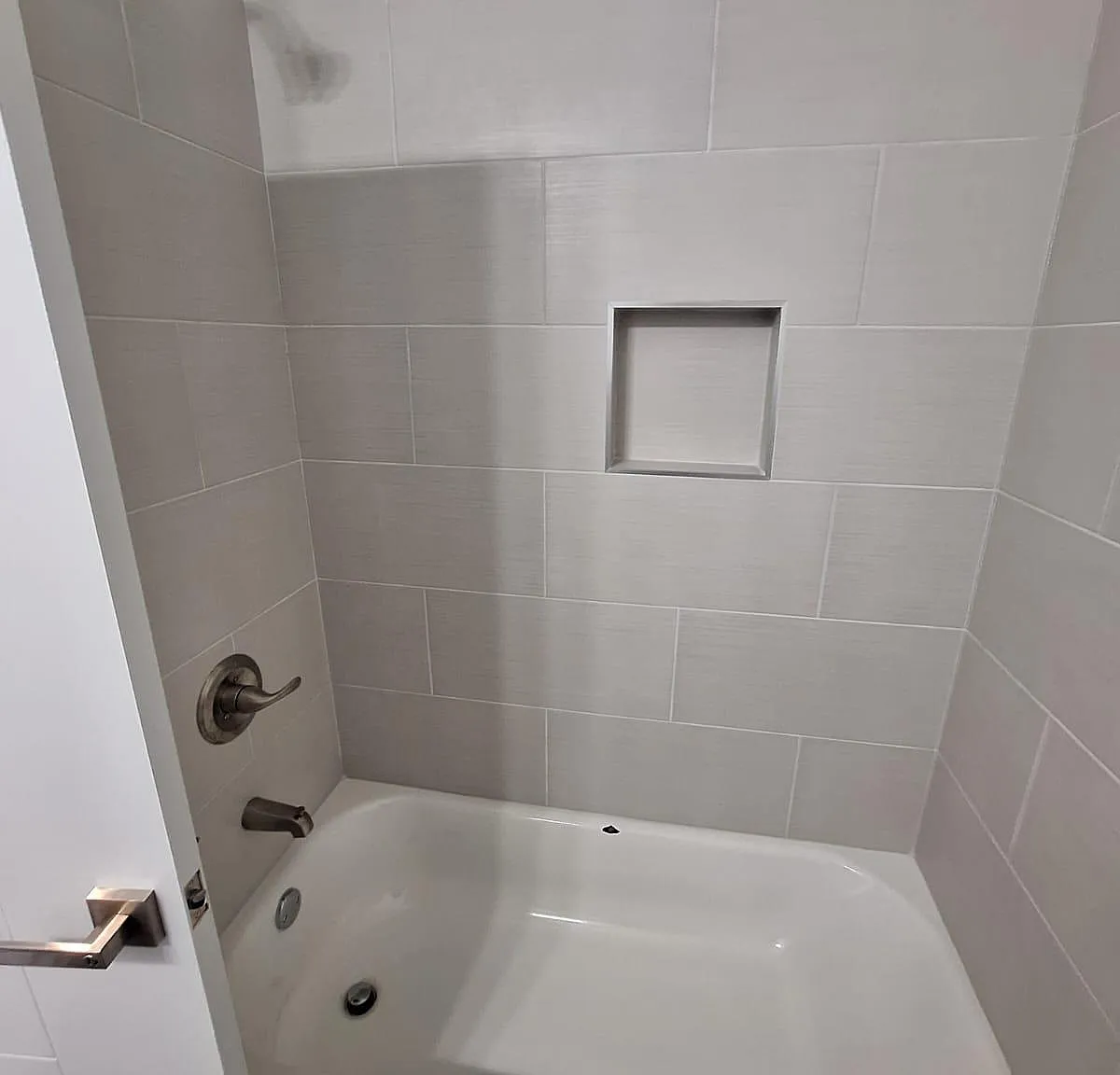3 bed, $1,925 — Photo 2