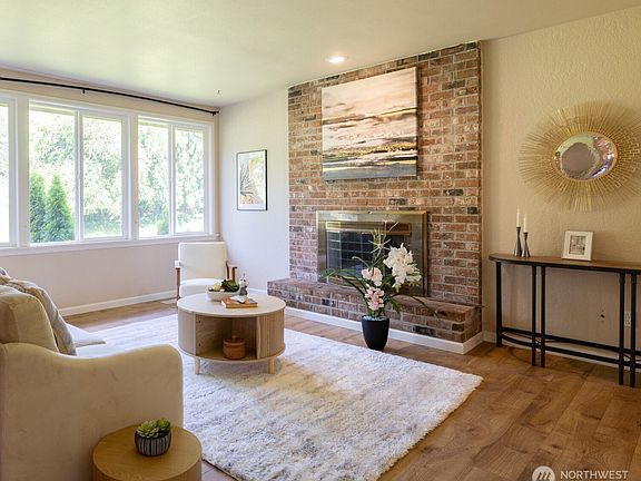 3rd image of 23017 7th Avenue SE