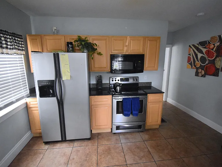 2475 Indianola Ave #2475 — Photo 7