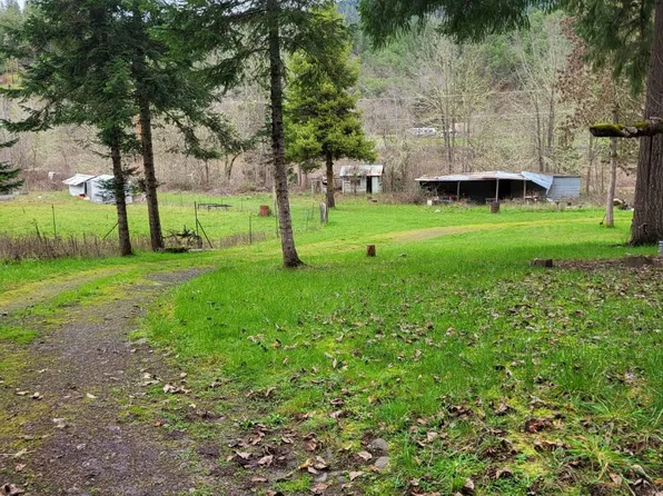 1681 Ferguson Ln, Days Creek, OR 97429