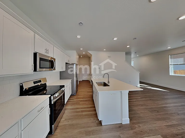 10003 Abilene Ct — Photo 3