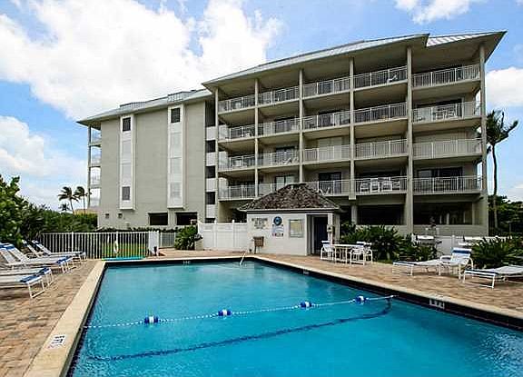 4th image of 429 NE Tradewind Ln Unit 309