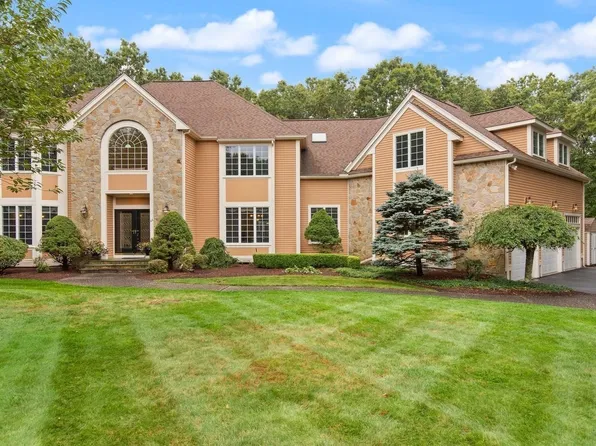 66 Eisenhower Dr, Sharon, MA 02067