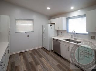 5216 N 85th St, Omaha, NE 68134