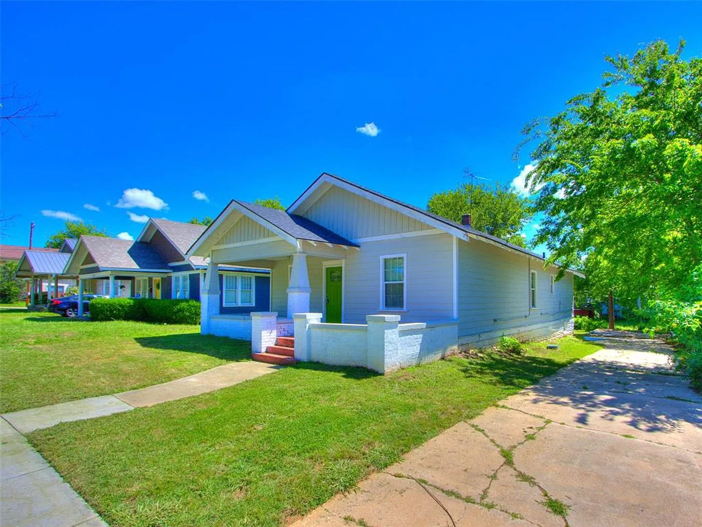 Charming Updated Bungalow in the Heart of Shawnee! — Photo 2