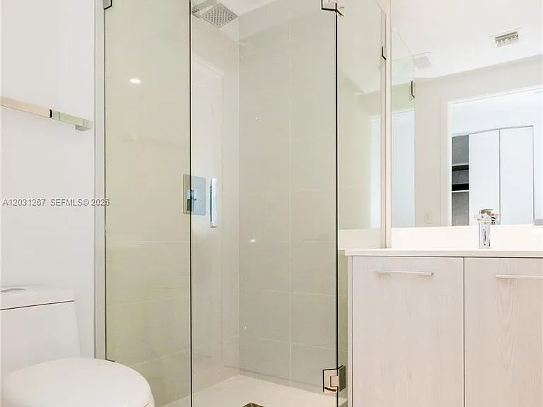 45 SW 9th St #3806 — Photo 10