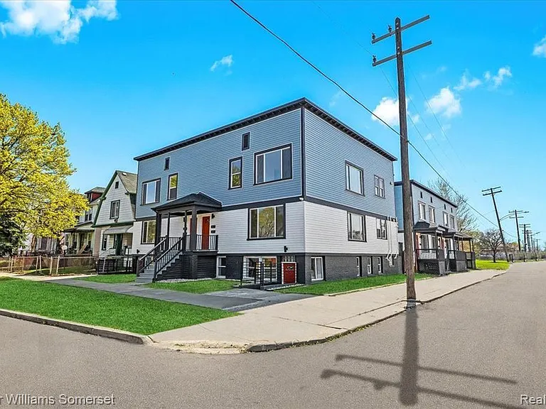 6091 Vermont St #B — Photo 2