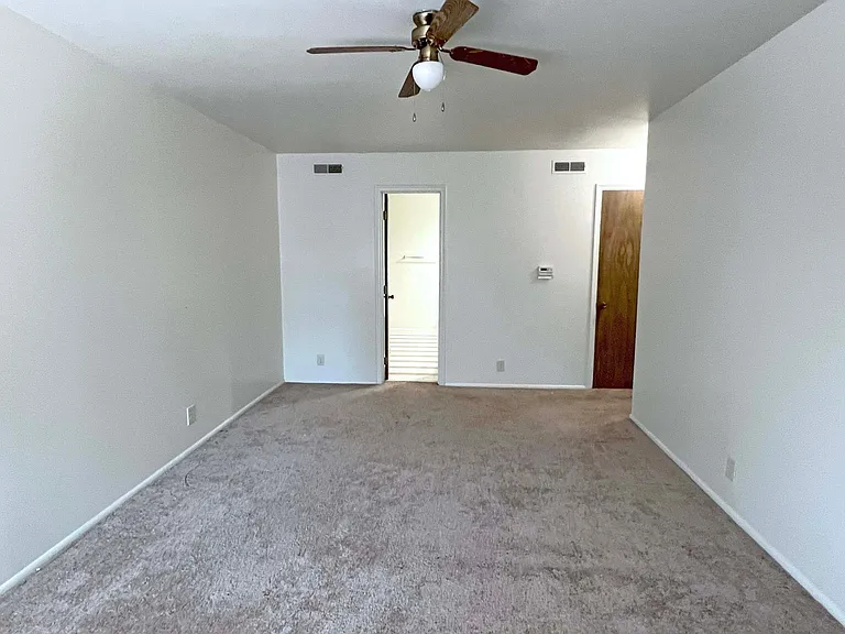 4903 California St #4 — Photo 14